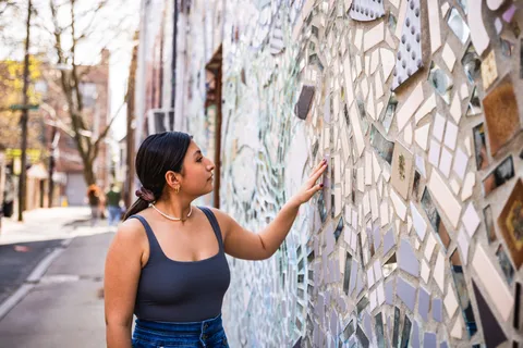 Public Art Tour with Magic Gardens Admission