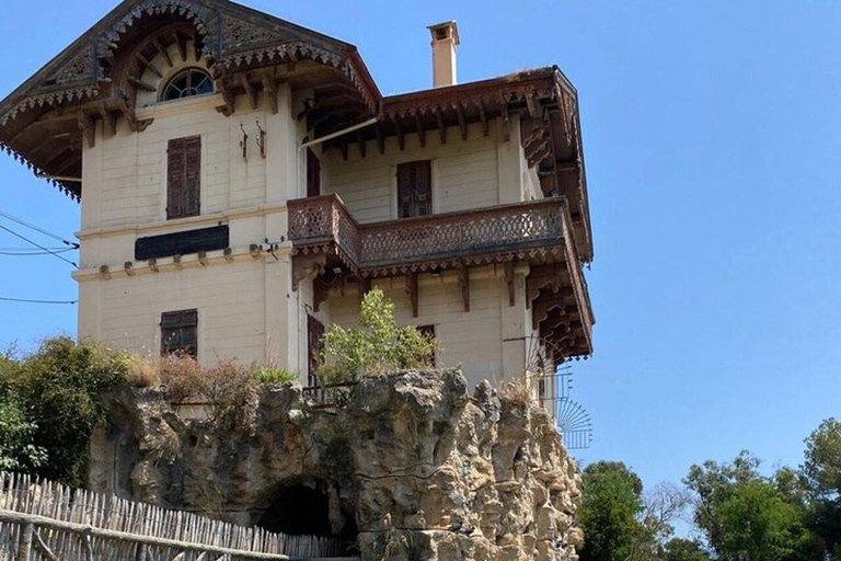 Esplorate Èze e la Costa Azzurra a bordo di una Renault Mégane E-Tech.Scopri Èze e la Costa Azzurra con una Renault Mégane E-Tech.