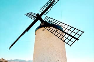 Madrid: Kleingruppen-Tagestour nach Toledo & zu den Windmühlen von Consuegra