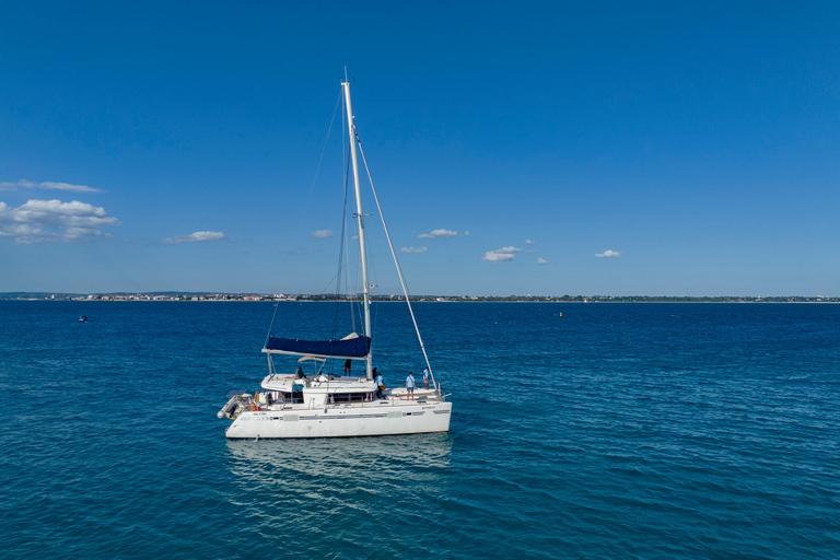 Z Zanzibaru: półdniowa wycieczka jachtemPółdniowa wycieczka luksusowym jachtem Z transferem z północy