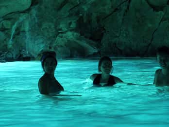 Cueva Azul Secreta y Bahía de Grama - Tour en barco rápido