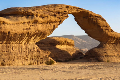 AlUla: Rainbow Arch Private SUV Tour