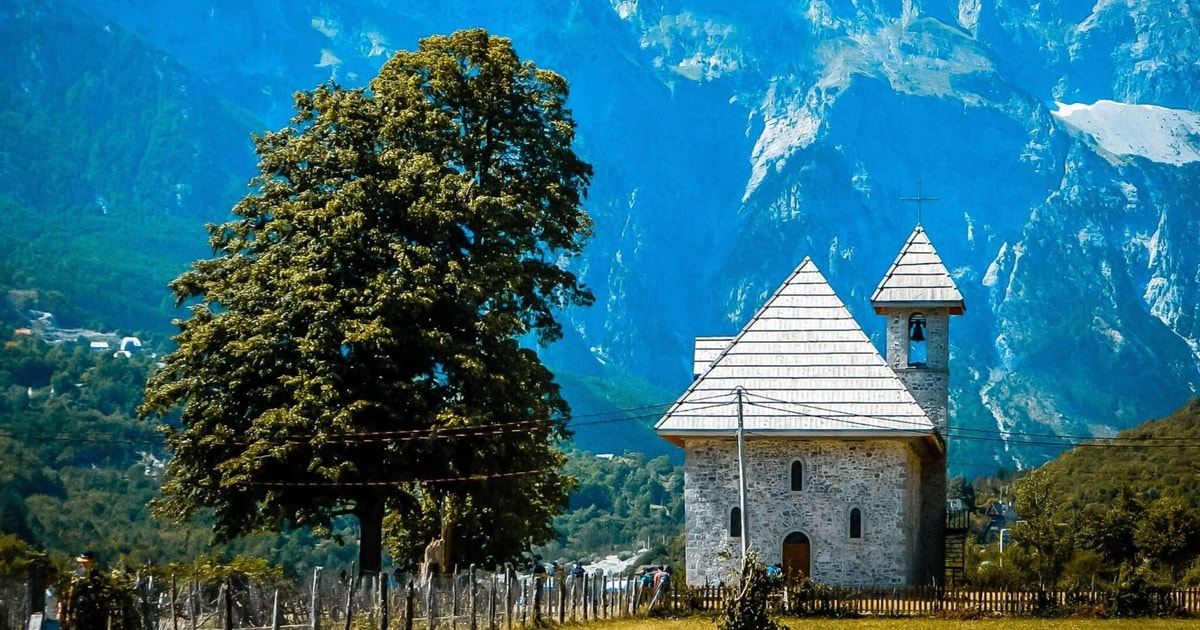 Theth e la sorgente Occhio Blu d’Albania — Theth, Albania