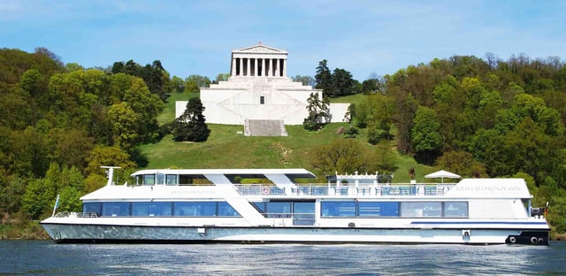 Regensburg: Sightseeing Cruise to Walhalla