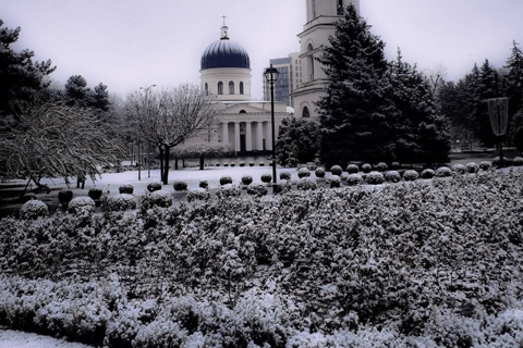 Chișinău City Walking Tour: Landmarks & Hidden Stories