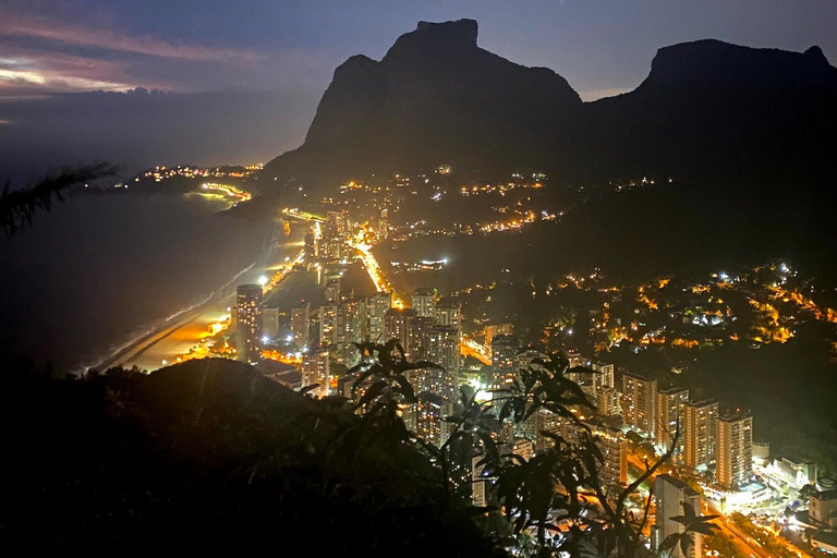 Rio de Janeiro : Randonnée des Deux Frères, la plus belle vue de RioSentier des Deux Frères à Vidigal, la plus belle vue de Rio