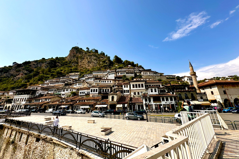 地拉那：贝拉特联合国教科文组织古城之旅及奥努弗里博物馆入场地拉那：贝拉特联合国教科文组织古城游览及奥努弗里博物馆入场