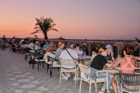 safari en jeep con paseo en camello, cena y espectáculoservicio de recogida del hotel en hurghada