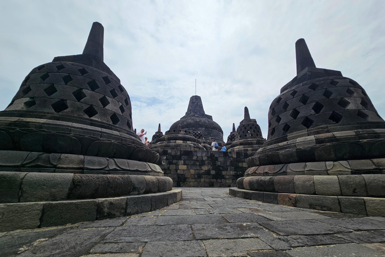 Yogyakarta; Alba/ Salita al Borobudur e Tempio di PrambananAlba a Borobudur, salita in cima e tour del tempio di Prambanan