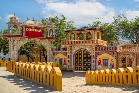 Jaipur: Cultural Evening Tour with Dinner at Chokhi Dhani
