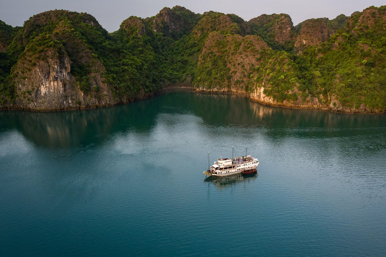 Z Ninh Binh: 2-3-dniowy rejs po zatoce Garden Bay w zatoce Bai Tu Long