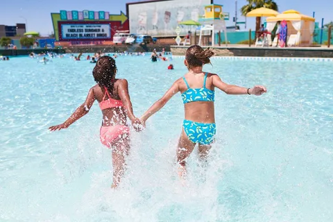 Las Vegas: Cowabunga Canyon Water Park Entry Ticket