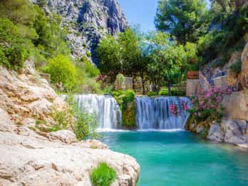 From Alicante/Benidorm: Guadalest and Algar Waterfalls Tour