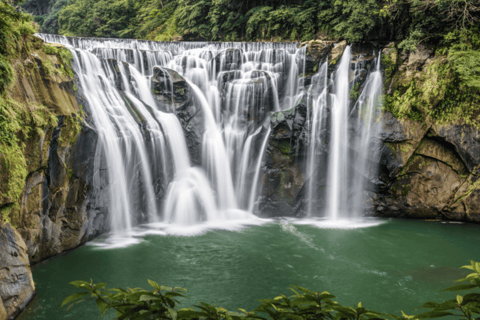 Tour privato dell&#039;isola di Heping, Shifen e Jiufen da Taipei