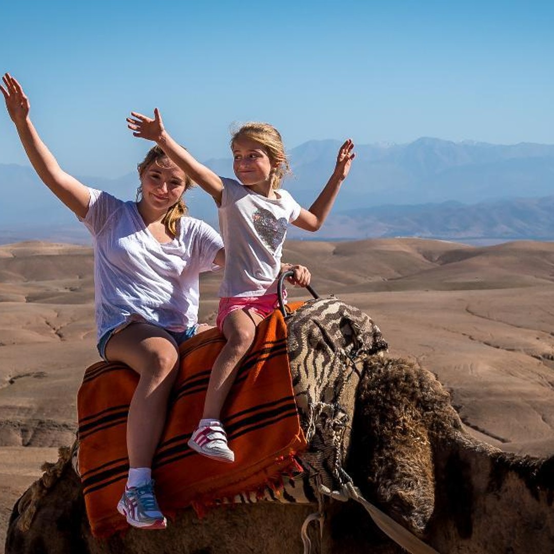 Depuis Marrakech : promenade à cheval dans le désert d'Agafay au coucher du soleil