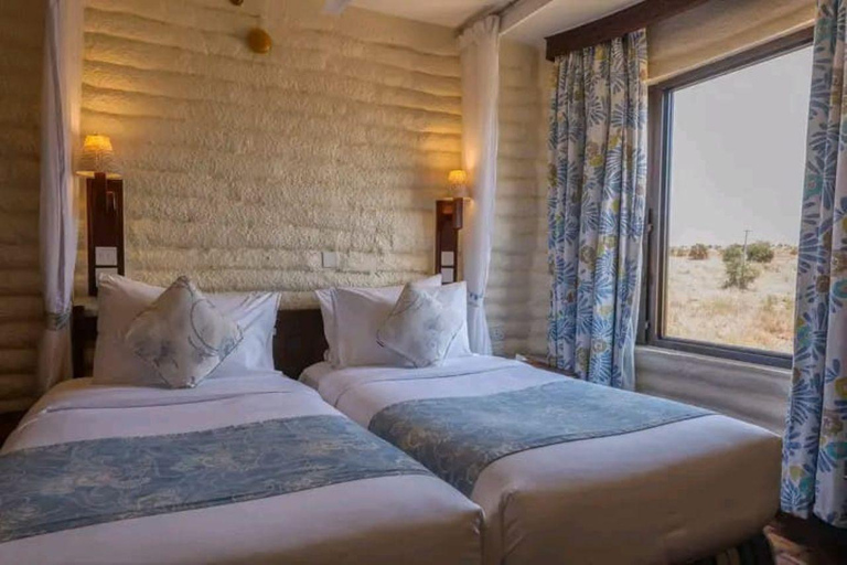 Mombasa/Diani: Taita Hills 2-Day Safari with Meals & Pickup