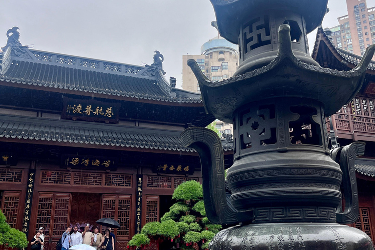 Shanghai Fitness & Culture Tour with Gym, Jade Buddha Temple