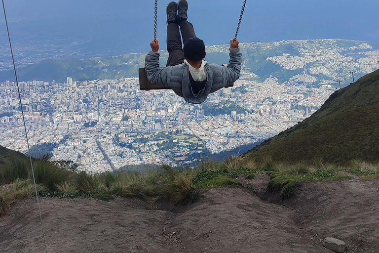 Quito : Mitad del Mundo, Teleférico et Virgen Del Panecillo