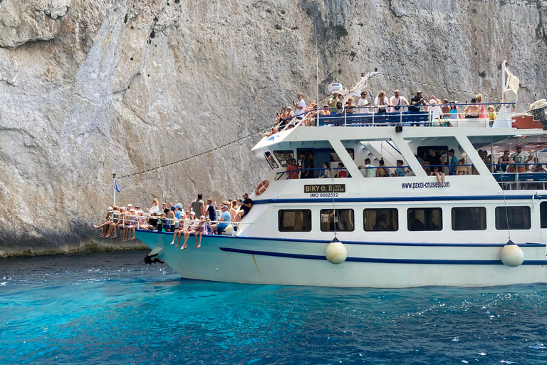 Parga: Iconic Paxos, Antipaxos & Blue Caves Cruise with Swim