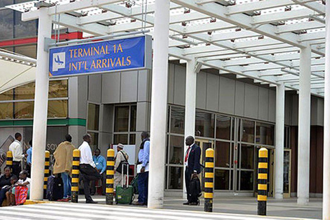 Traslado al aeropuerto de Nairobi = encuentro, bienvenida y asistencia