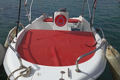 Découvrez les plages d'Ibiza en bateau sans permis 8H