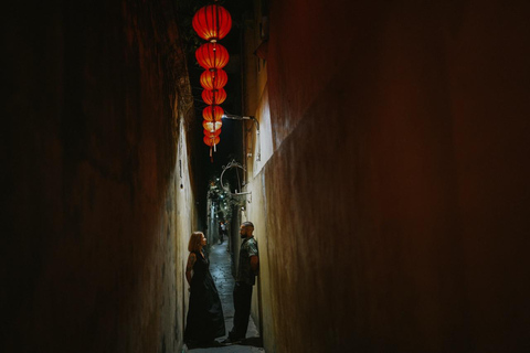 Hoi An: Private Photoshoot with Rowboat Ride & Lanterns