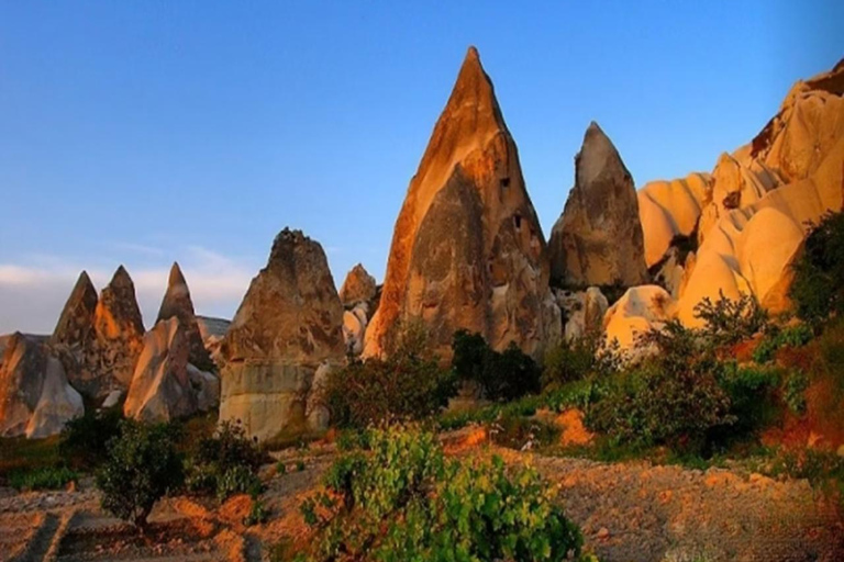 Cappadocia: Red Tour of Valleys, Zelve, and Avanos and Lunch Cappadocia Red Tour