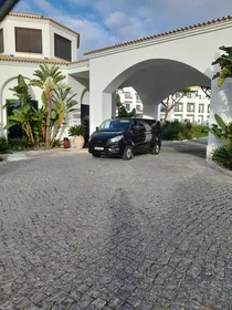 Privater Fahrer von Lissabon nach Algarve mit einem 8-sitzigen Minibus