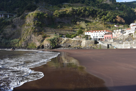 Cascadas, Piscinas Volcánicas y Bosque Mágico de Fanal, ExcursiónCascadas, Pozas Volcánicas y Bosque Mágico de Fanal, Tour