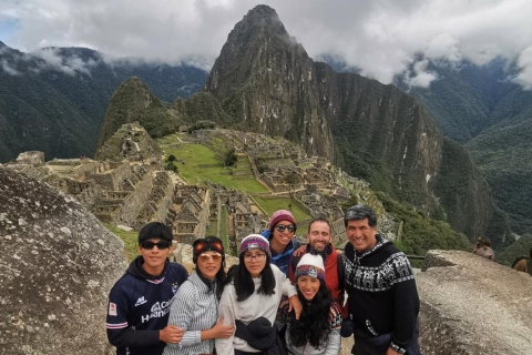 Rainbow Mountain tour and Machu Picchu tour by train