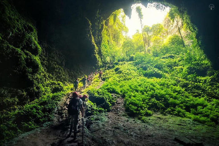 Yogyakarta: Wschód słońca MT Merapi, jaskinia Jomblang i jaskinia Pindul