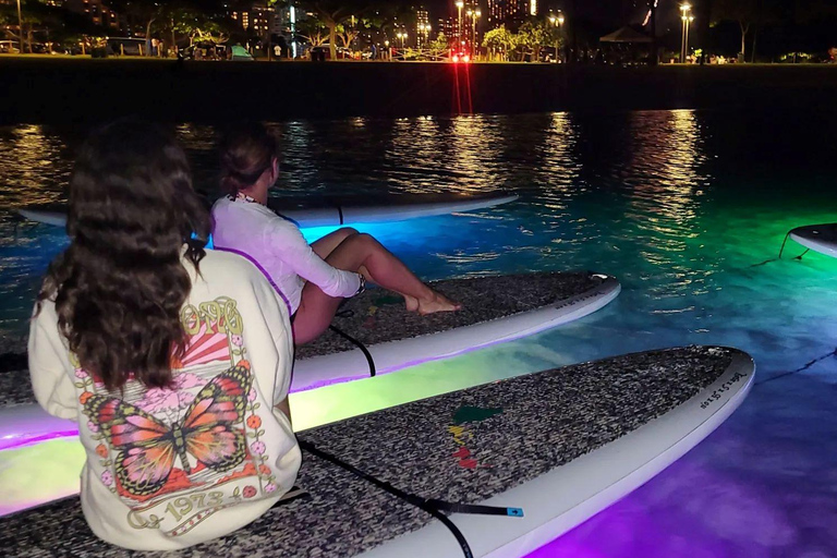 Honolulu : Cours de yoga sur les feux d&#039;artifice