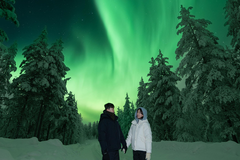 Rovaniemi: 5-star Northern Lights Tour + Pro Photos & Videos Signature Aurora Hunting Photo Tour - our most popular ★★★★★