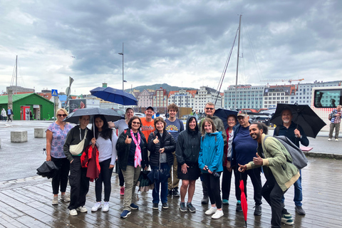 Bergen: Tips-Based Guided Walking Tour with Cheese Tasting Tour in English