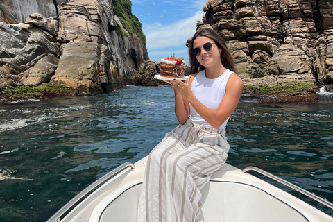 Rio de Janeiro: Carnival Block & Boat Tour with Pickup