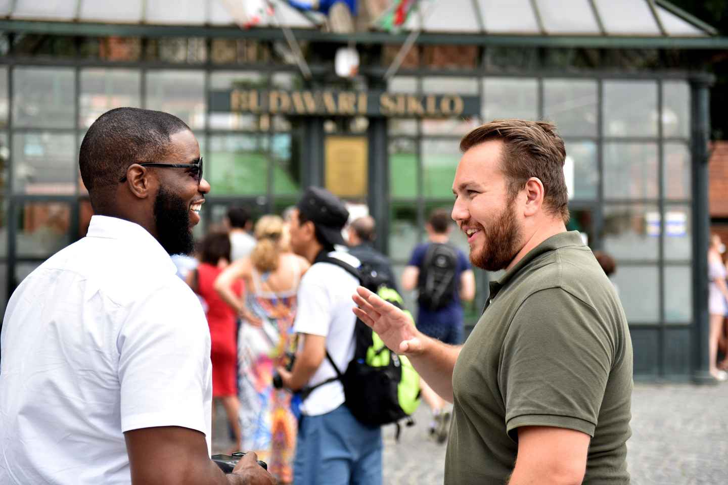 Private Buda Castle Walking Tour with Cake & Matthias Church