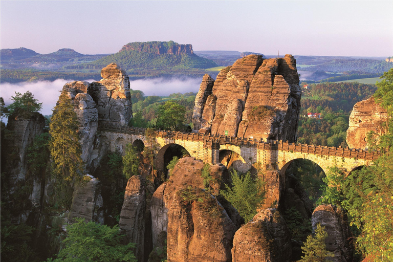 Praga: excursión de un día al Parque Nacional de la Suiza Bohemia y SajonaExcursión invernal a la Suiza bohemia y sajona desde Praga