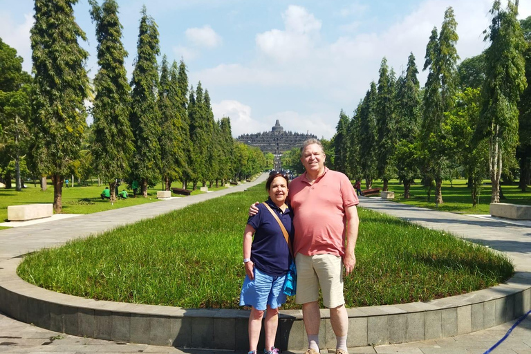Yogyakarta : Borobudur à l'aube, quad sur le Merapi et PrambananBorobudur à l'aube (accès VIP), Merapi en quad et Prambanan