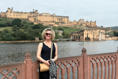 Jaipur : Visite d&#039;une journée complète des points forts de la ville avec un guide touristiqueVisite d&#039;une journée de Jaipur en voiture privée + guide + déjeuner + monuments