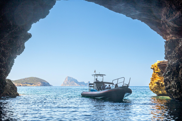 Ibiza: Wycieczka łodzią motorową do Atlantis i Es Vedra Snorkel+PaddleIbiza: Prywatna wycieczka łodzią motorową do Atlantis i Es Vedra