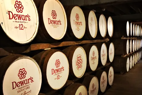 Casks & Chronicles: A Day Trip of Whisky Distilleries
