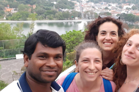 Kandy: City Tour by Tuk Tuk free hotel pickup and drop-off