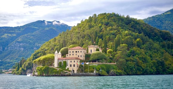 Menaggio: Shared Boat Tour + VIP Access to Villa Balbianello&#39;s Gardens in Winter