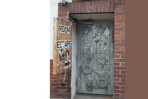 Berlin: Escape room horror puzzle game in the heart of Berlin Berlin: Escaperoom horror puzzle game in the heart of Berlin