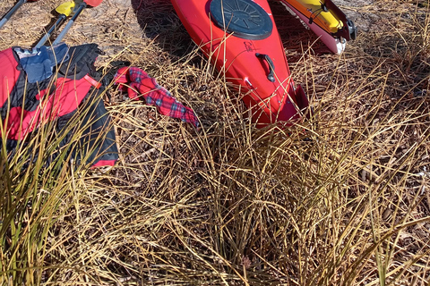 Kajakfahrt am Morgen auf dem TiticacaseeKajakfahren am Morgen auf dem Titicacasee