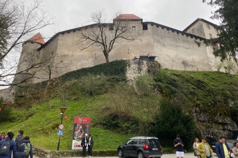 Zagreb naar Ljubljana en tocht langs het meer van BledZagreb naar Ljubljana en Kasteeltour Bled
