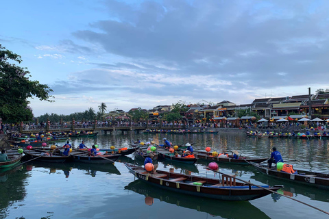 Da Nang/Hoi An: Tour in barca sul fiume del cocco e Festival delle LanterneAutista privato e auto