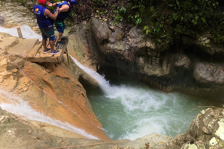 Passeio pelas 7 cachoeiras com almoço na República Dominicana (Taino Bay e Amber Cove)7 cachoeiras Damajagua Taino Bay e Amber Cove