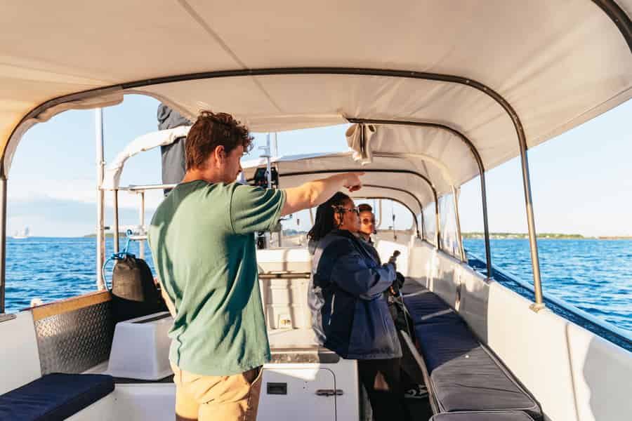 Portland: Sonnenuntergangs-Leuchtturm-Kreuzfahrt in der Casco Bay mit Getränken. Foto: GetYourGuide