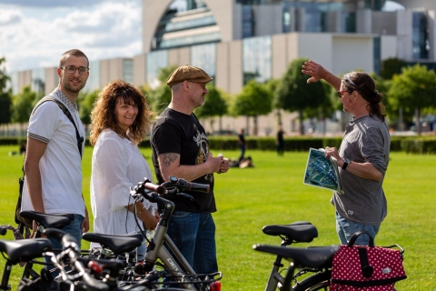 Berlin: Small Group Bike Tour Through City Center Tour in German